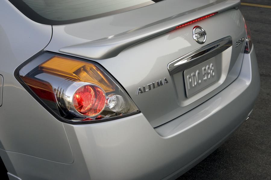  Nissan Altima 2010 года  (фото 4 из 53)